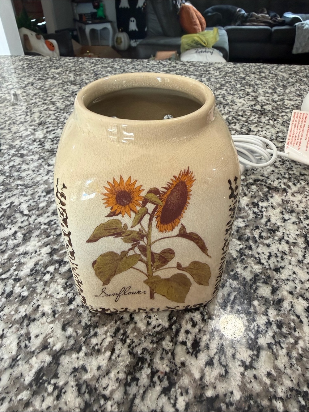 Scentsy Sunflower Ceramic Warmer - Cream and Brown